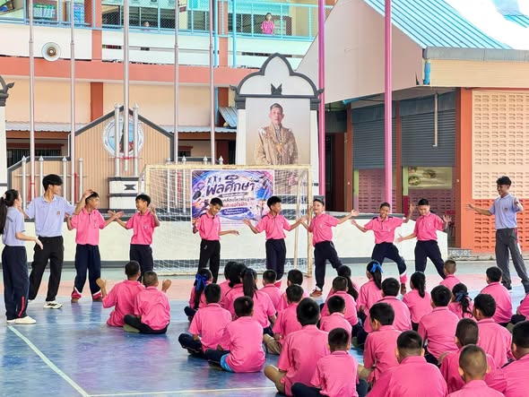 โครงการส่งเสริมทักษะการเคลื่อนไหวพื้นฐานและแอโรบิก” ให้กับนักเรียนระดับชั้นประถมศึกษาปีที่ 5